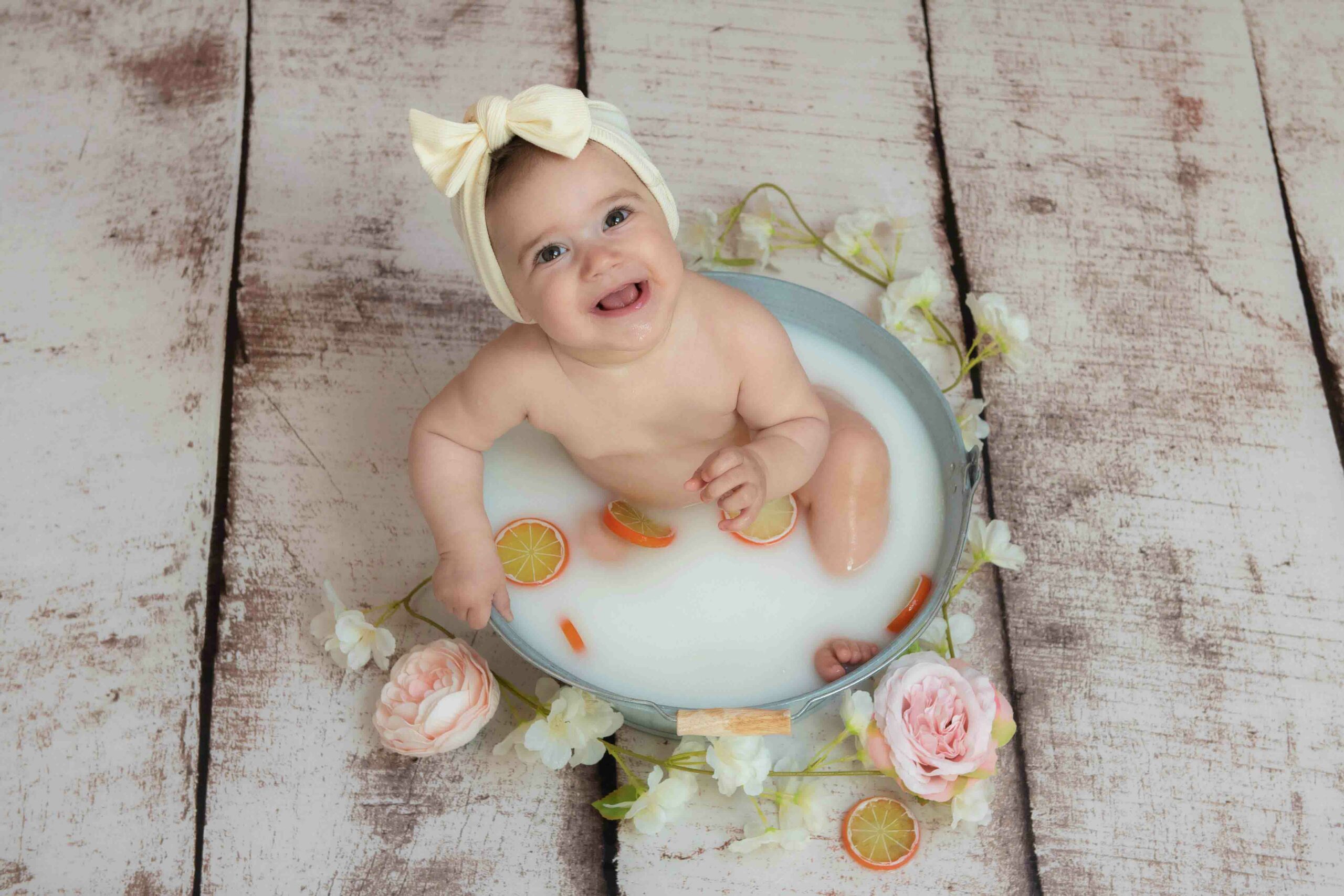 Mam'zelle Ju Photographie - Séance bébé _ Photographie bain de lait 